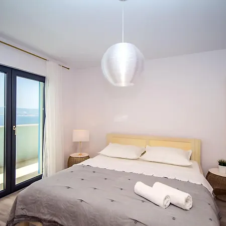 Holiday home Tolles In Mit Offenem Kamin Duce