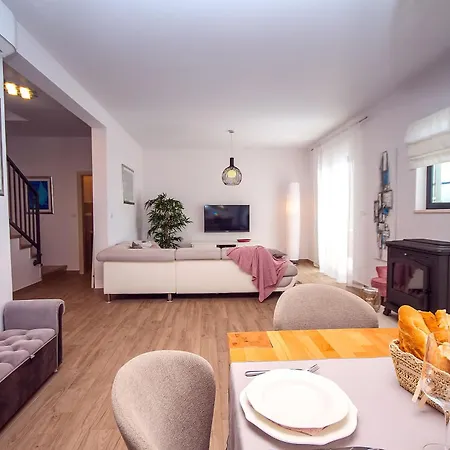 Tolles In Mit Offenem Kamin Holiday home
